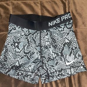 grey and black snake print nike pro shorts